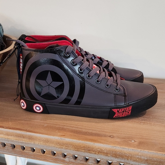 👟 Captain America High-Top Sneakers – Size 10 – Marvel Avengers – New with Tags - Picture 5 of 14